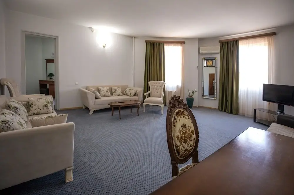 Гори: Hotel Victoria