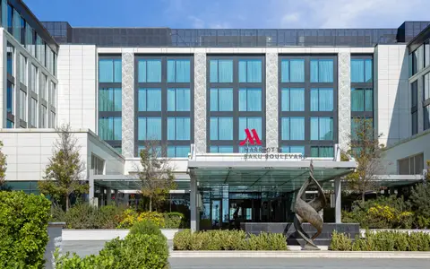 Отель Baku Marriott Hotel Boulevard — фото 1