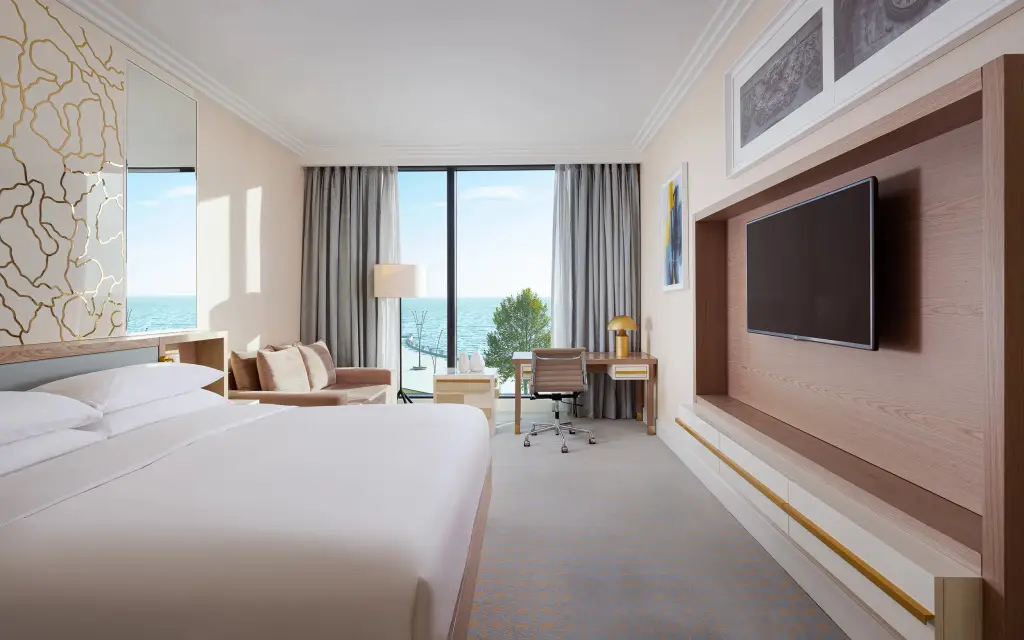 Баку: Отель Baku Marriott Hotel Boulevard