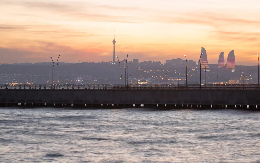Баку: Отель Baku Marriott Hotel Boulevard