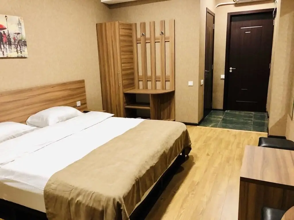Тбилиси: Lords Hotel