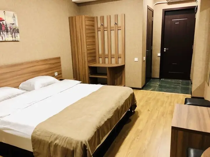 Тбилиси: Lords Hotel