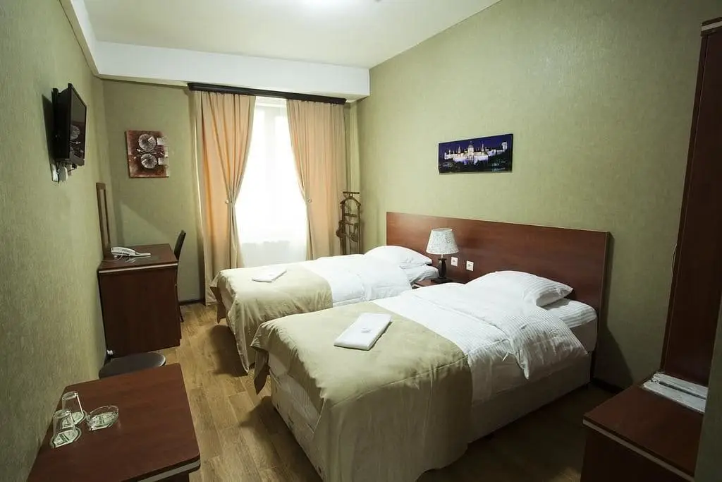 Тбилиси: Lords Hotel