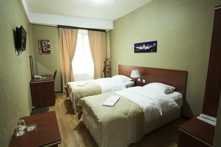 Тбилиси: Lords Hotel