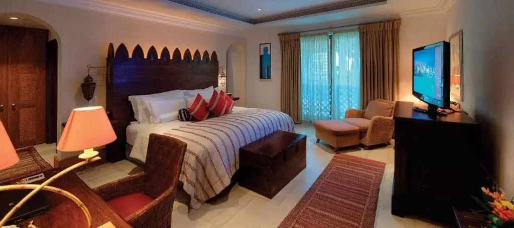 Дубай: Jumeirah Malakiya Villas