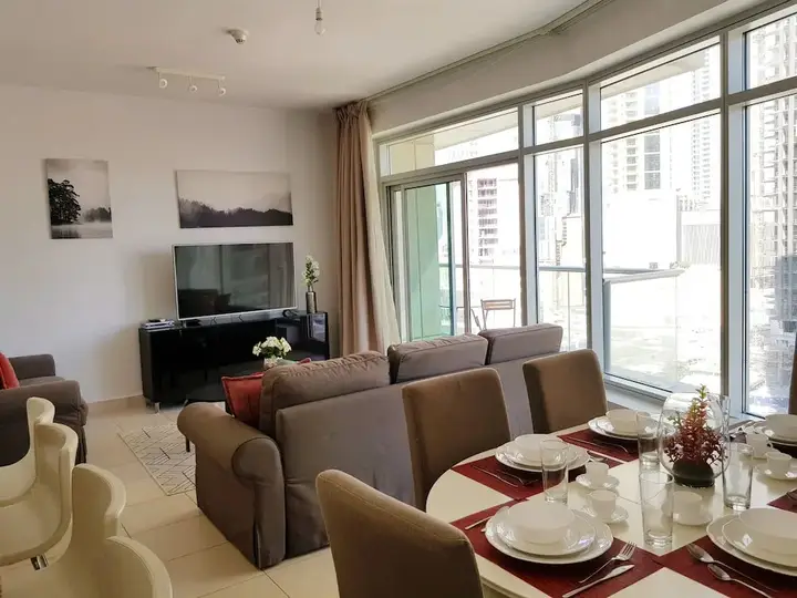 Дубай: Luton Vacation Home Burj Views