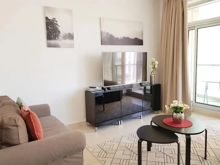 Дубай: Luton Vacation Home Burj Views