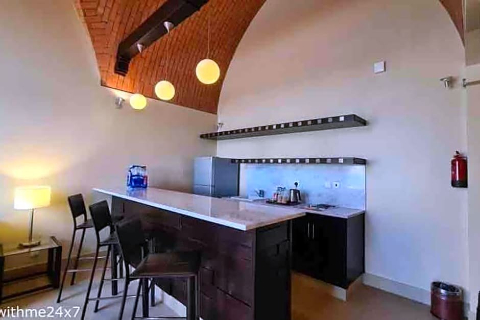 Рас-эль-Хайма: 2-Bedroom Private Villa at Cove