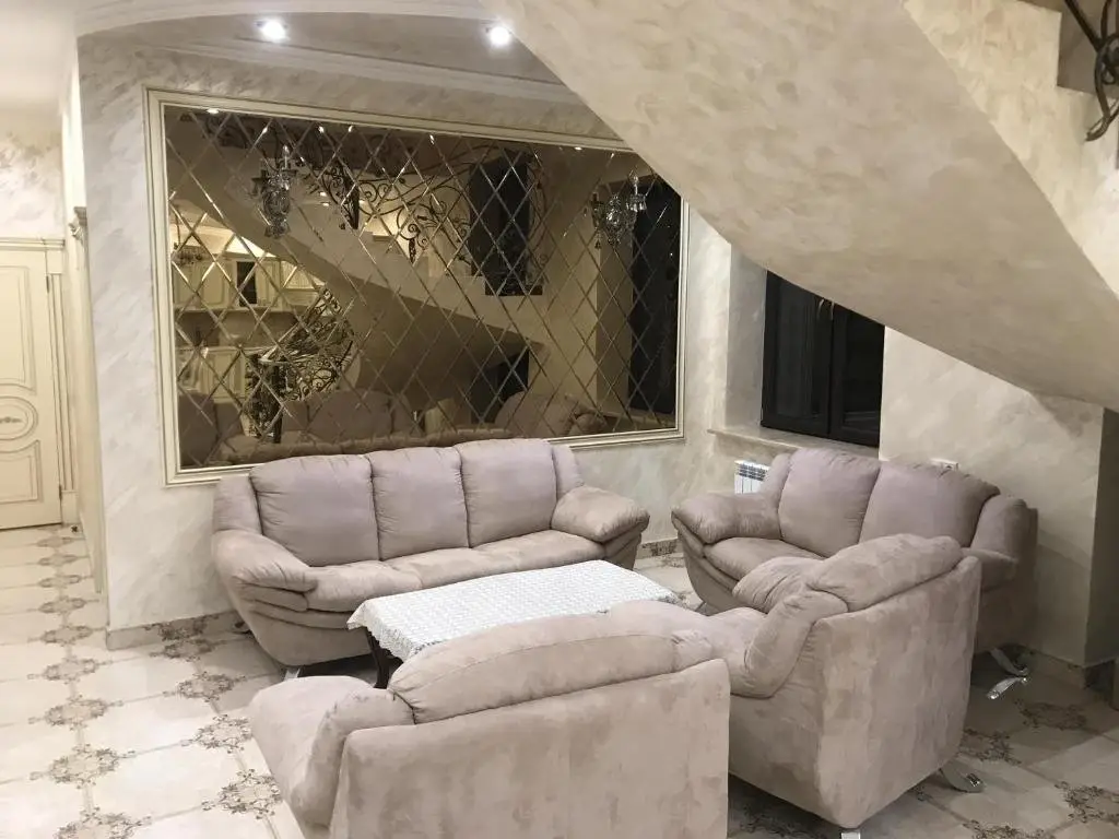 Ереван: White Luxury Villa With Swimming Pool In City Center