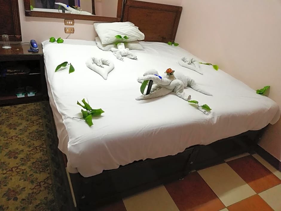 Кена: Dream Hotel