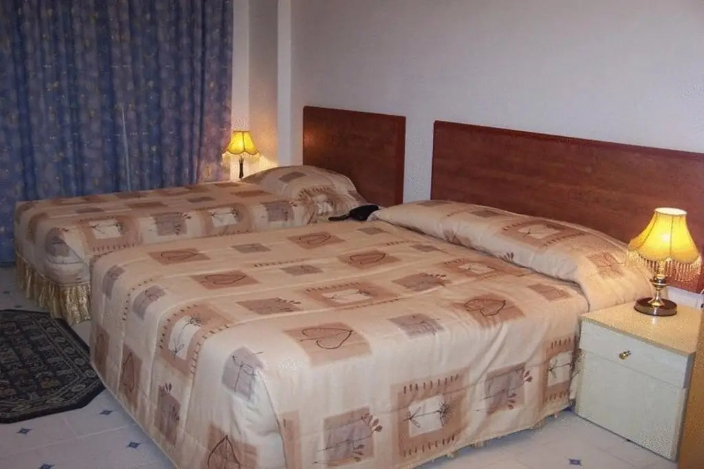 Дубай: Middle East Hotel