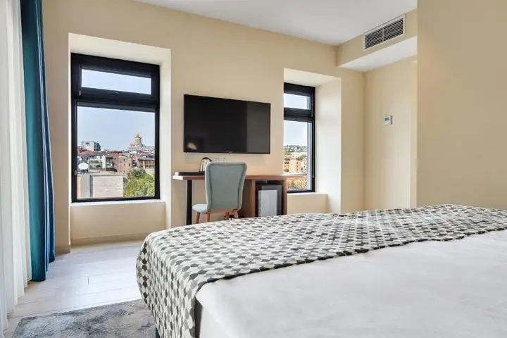 Тбилиси: Отель Eleven Inn Tbilisi