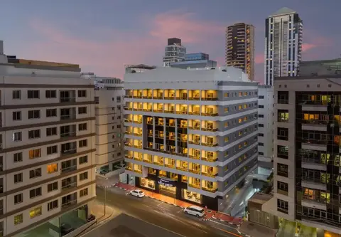 Savoy Crest Hotel Apartments — фото 1