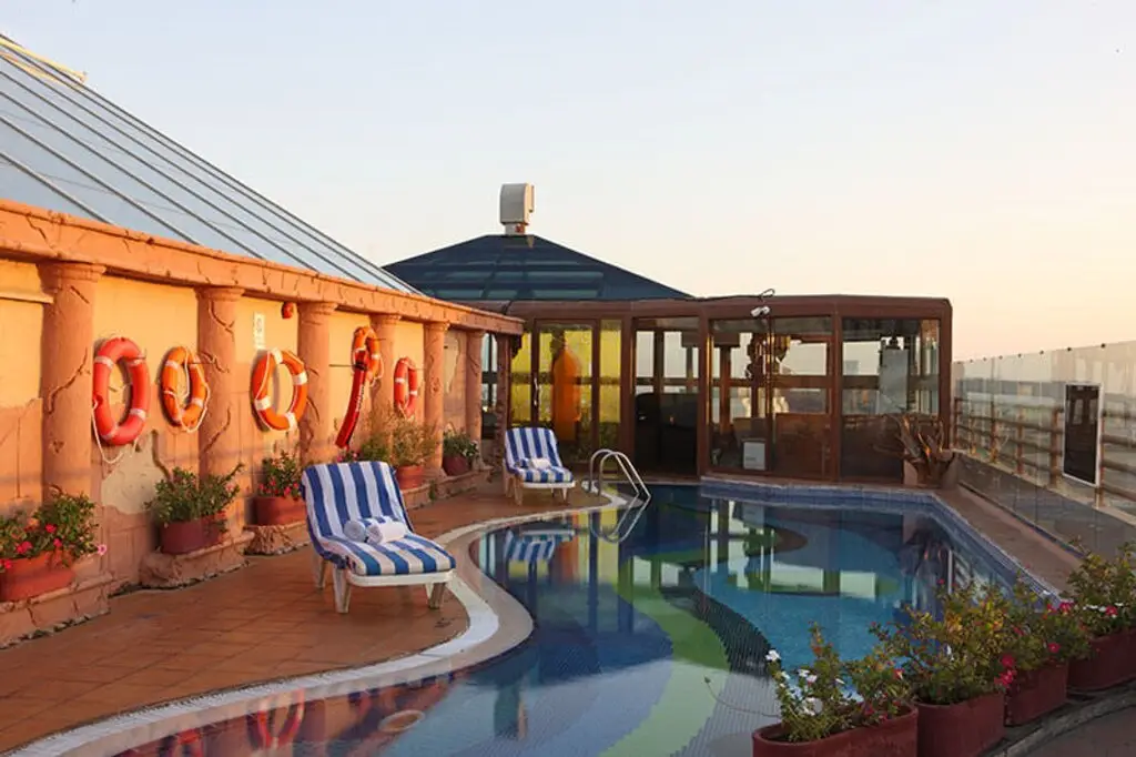 Дубай: Отель Sea View Hotel