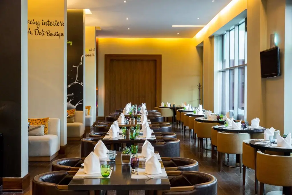 Дубай: Отель Novotel Suites Mall Avenue Dubai