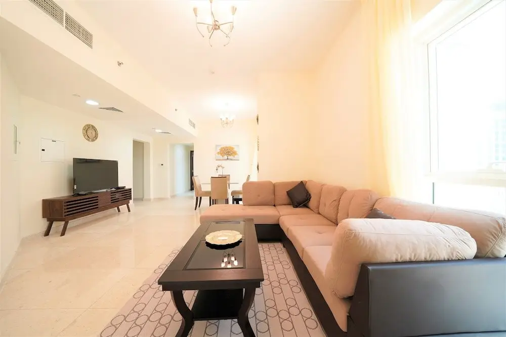 Дубай: Amazing Stay with balcony in Business Bay