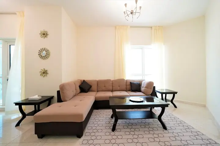 Дубай: Amazing Stay with balcony in Business Bay