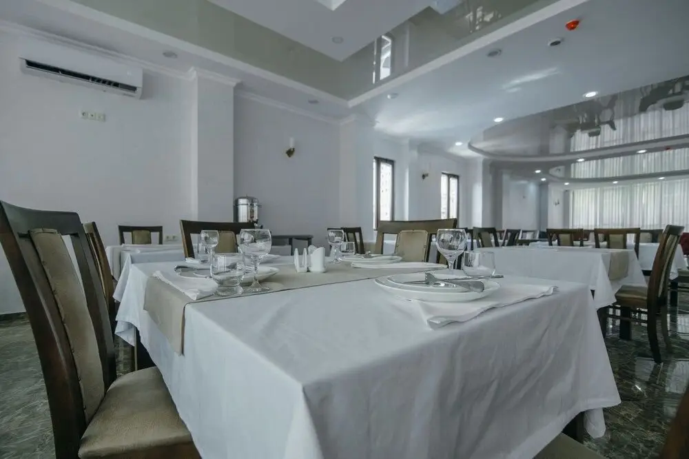 Батуми: Explore glorious Batumi and enjoy the amenities of Batumi Palace
