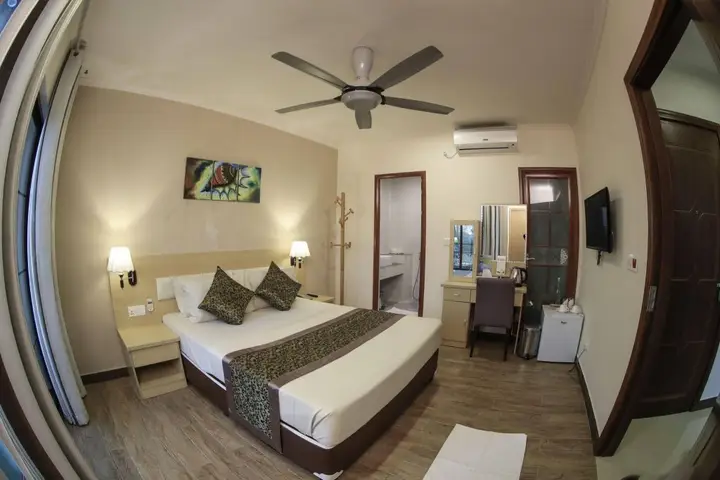 Маафуши (Атолл Каафу): Triton Beach Hotel & Spa