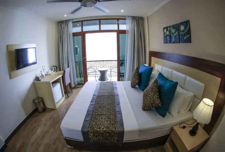 Маафуши (Атолл Каафу): Triton Beach Hotel & Spa