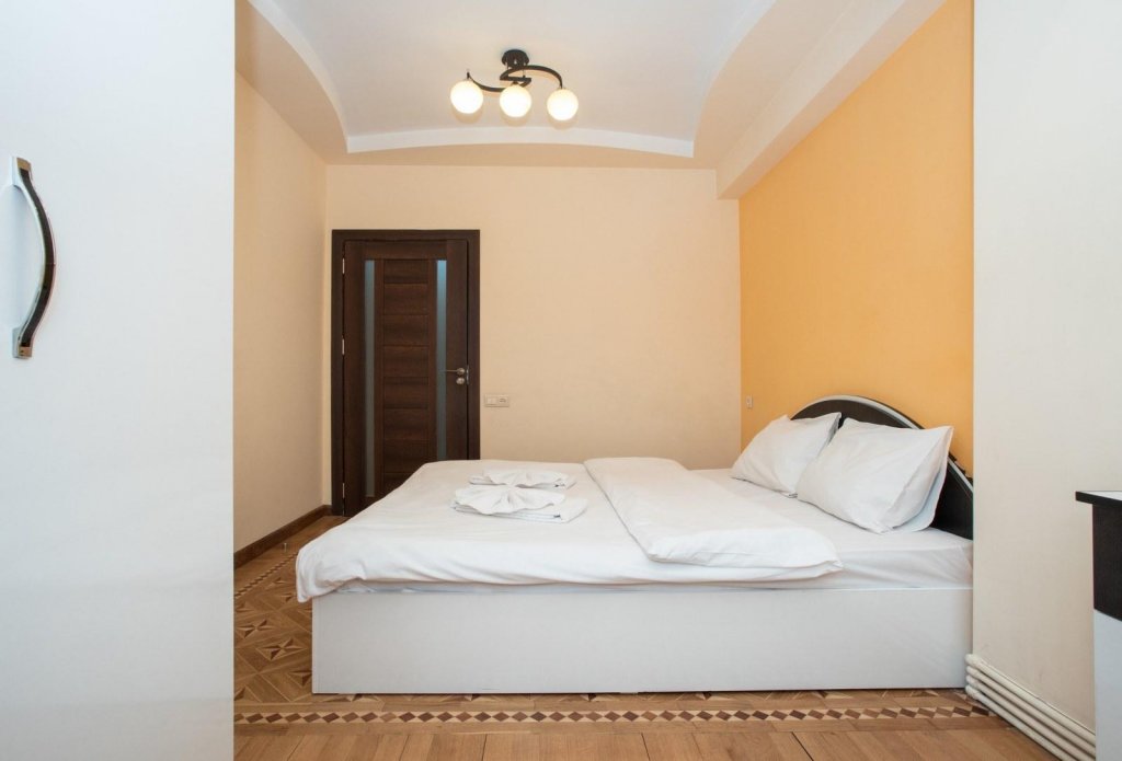 Ереван: Stay Inn (Стей Инн) на проспекте Месропа Маштоца 40А