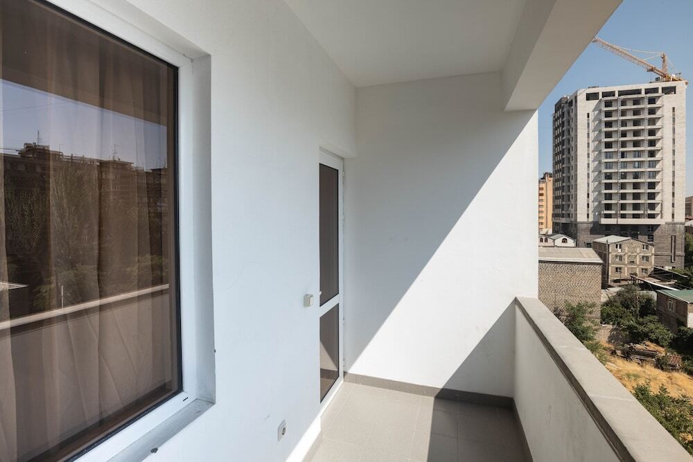 Stay Inn on Pavstos Buzand street 53-55 — фото 1