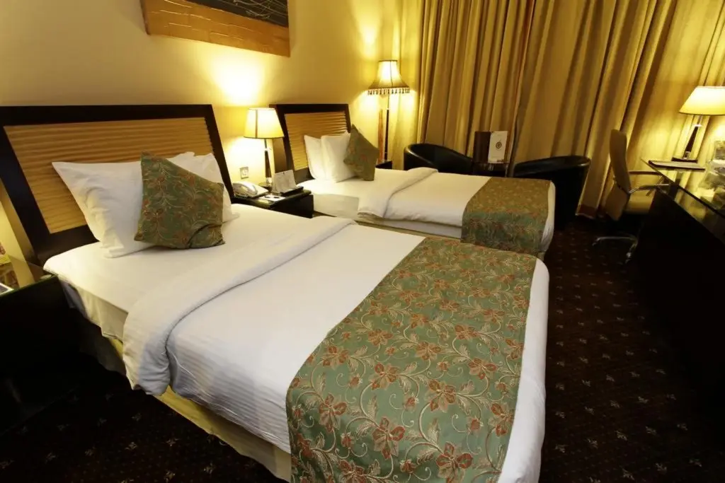 Дубай: Dorus Hotel