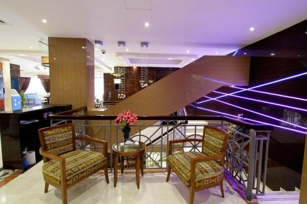 Дубай: Dorus Hotel