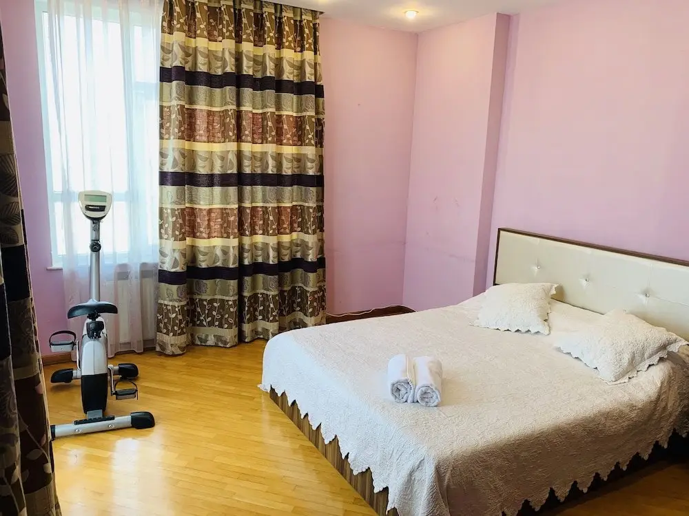 Баку: Cosy Apartment With 3Bdr And 2 Bth