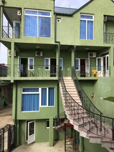 Чакви: Inn David