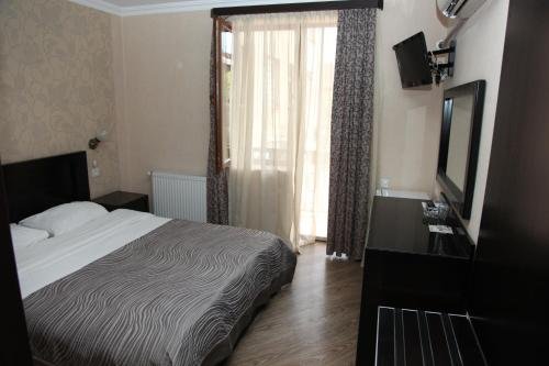 Самтредия: Hotel Obola