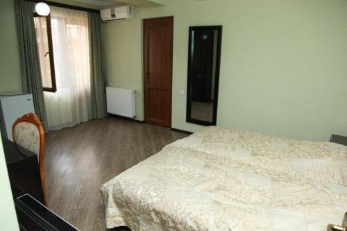 Самтредия: Hotel Obola