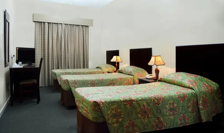 Дубай: Galaxy Plaza Hotel
