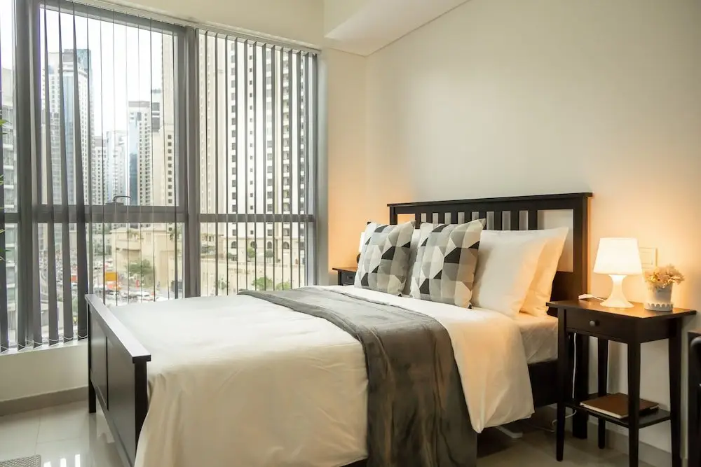 Дубай: West Tower by Hi Guests Vacation Homes