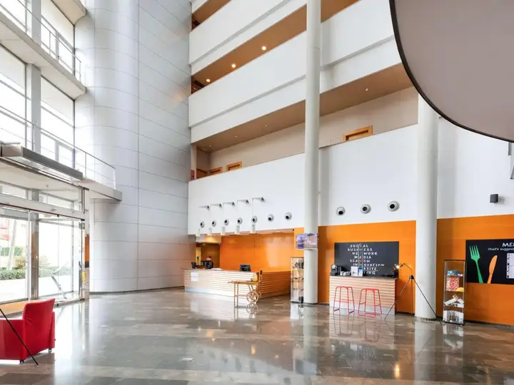 Дубай: Отель Towers Rotana