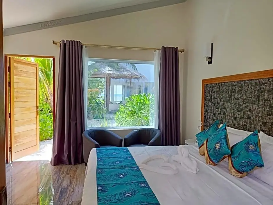 Атолл Фаафу: Island Life Maldives Retreat & Spa