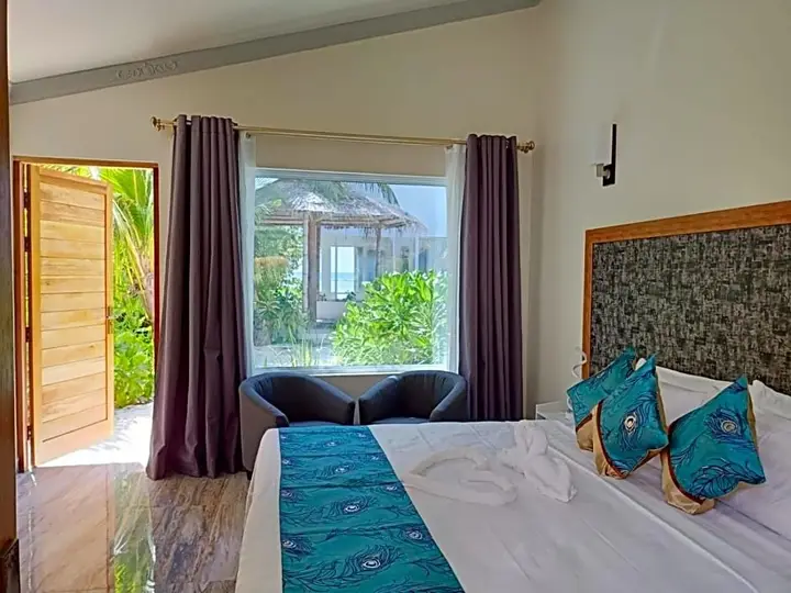 Атолл Фаафу: Island Life Maldives Retreat & Spa