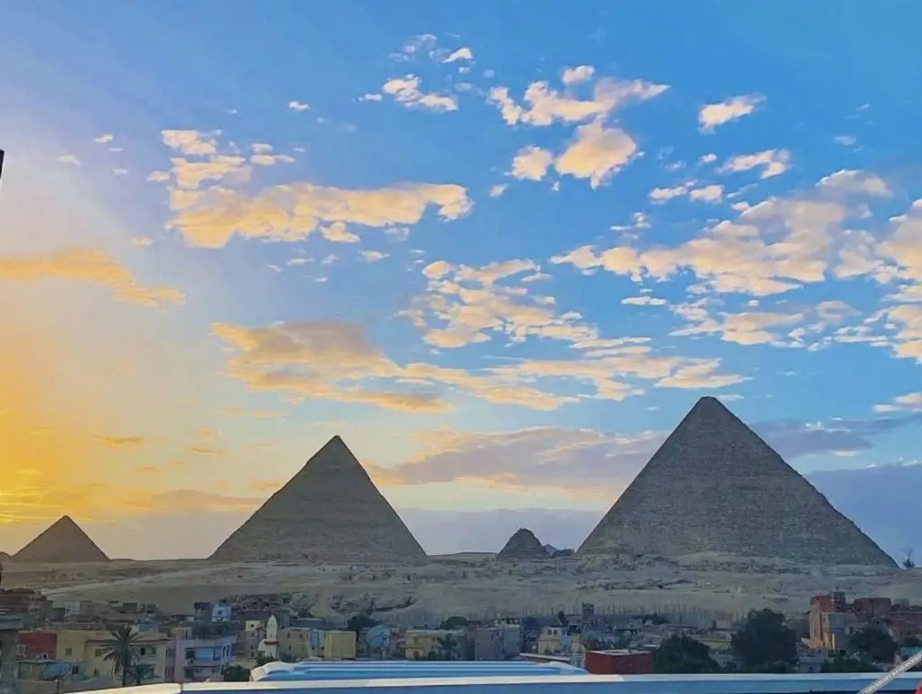 Гиза: City pyramids inn