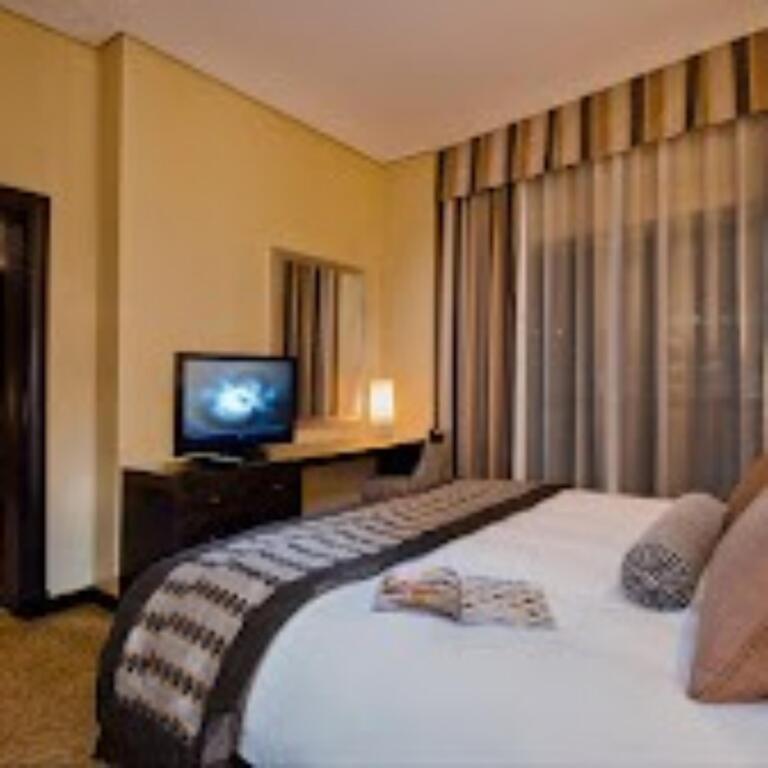 Дубай: TIME Oak Hotel & Suites