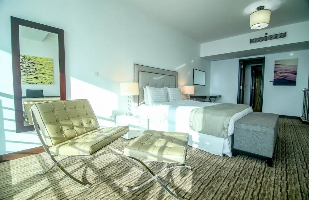 Дубай: Lux BnB Jumeirah Lakes Towers I Skyline Views