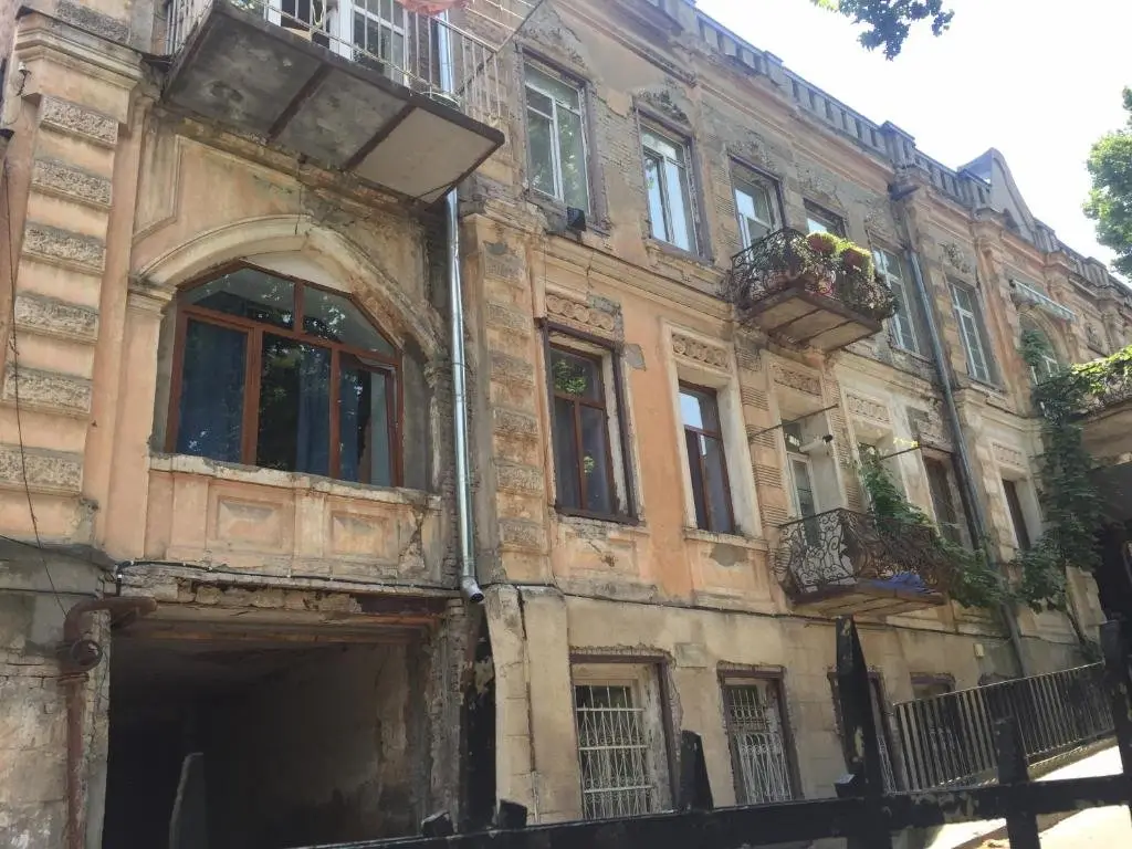 Тбилиси: Historical apartment in city center
