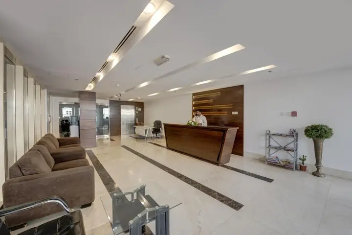 Дубай: Home Away Hotel