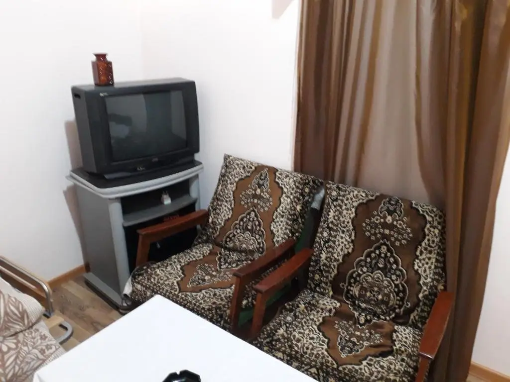 Агарак: Hostel Samuel