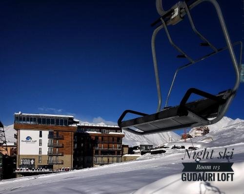 Гудаури: Nightski Room Gudauri Hotel Loft