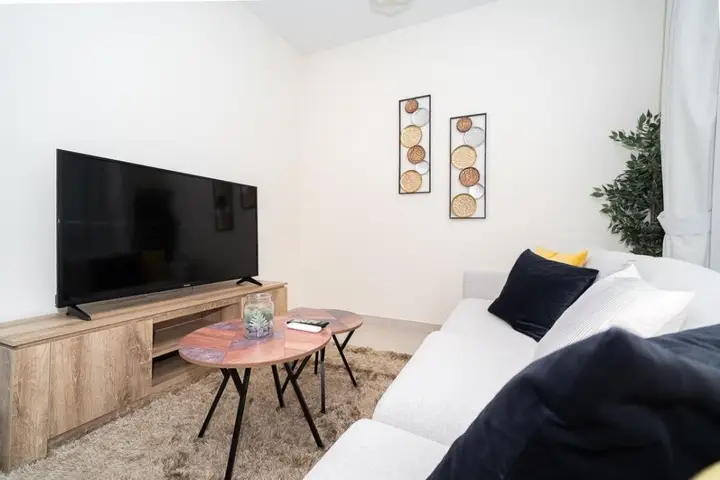Дубай: Deluxe 2B apartment close to Burj Khalifa