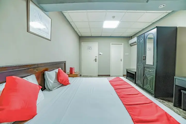 Шарджа: OYO 394 Dana Al Buhairah Beach Hotel