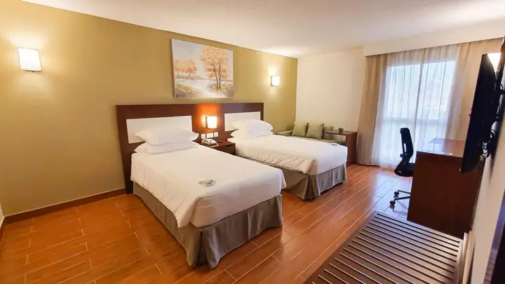 Аль-Рувайс: Отель Dhafra Beach