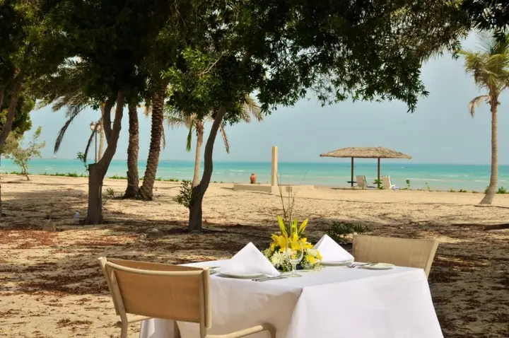 Аль-Рувайс: Отель Dhafra Beach