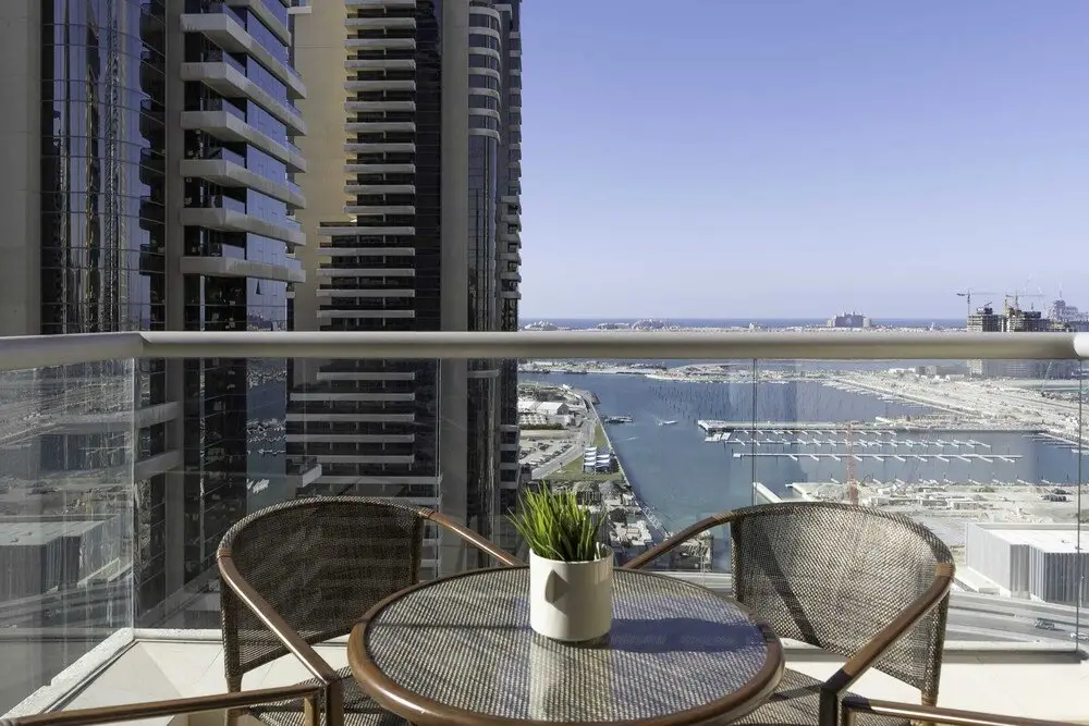 Sleek & Serene Apartment w/ Stunning Marina Views — фото 1