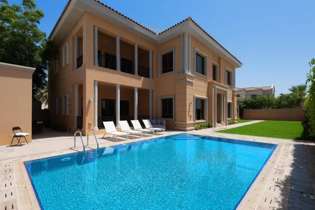 Дубай: Maison Privee - Luxury 5BR Villa with Private Pool and Beach